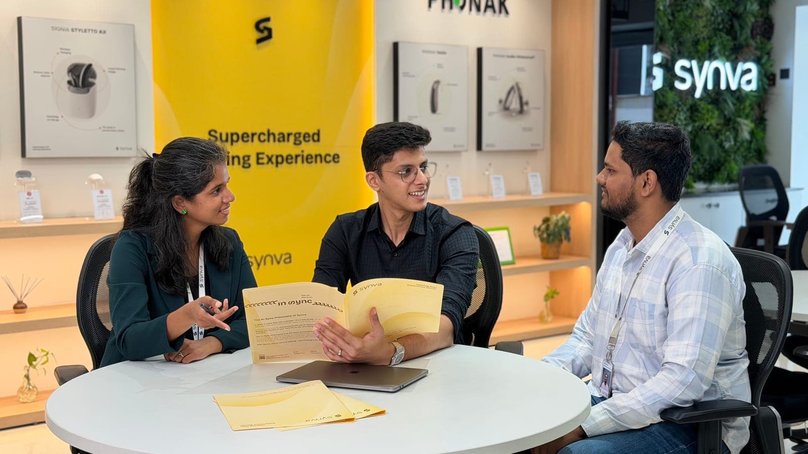 The Synva team in a consultation at the Experience Centre